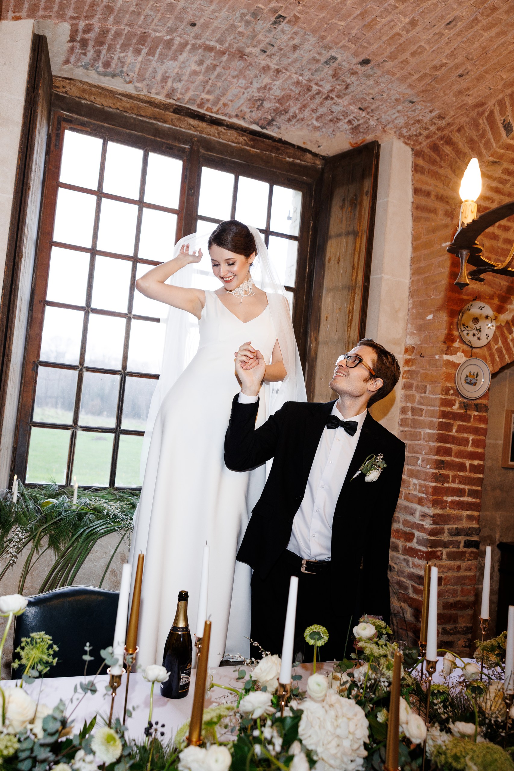 Maria and André dancing together after their wedding